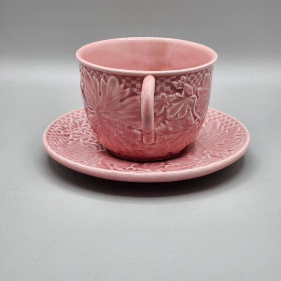 Bordallo Pinheiro Leaf and Vine Teacup and Saucer Blush Pink Made in Portugal - Picture 4 of 9